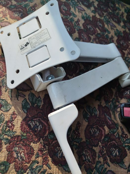 Стінове кріплення для телевізора