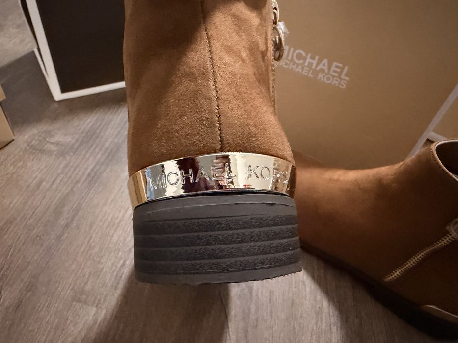 Michael Kors botki Emma Beth r 36 zamszowe brązowe złote logowane MK