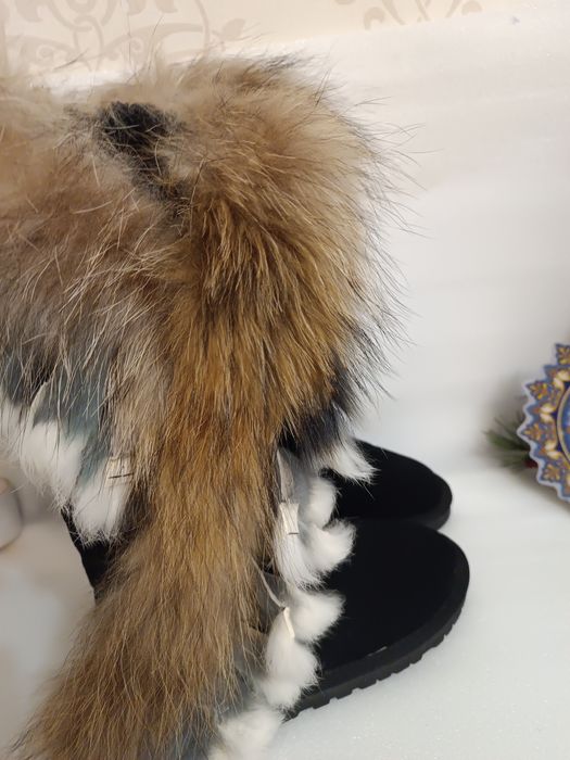 Уггі з хутром єнота, 37 розмір