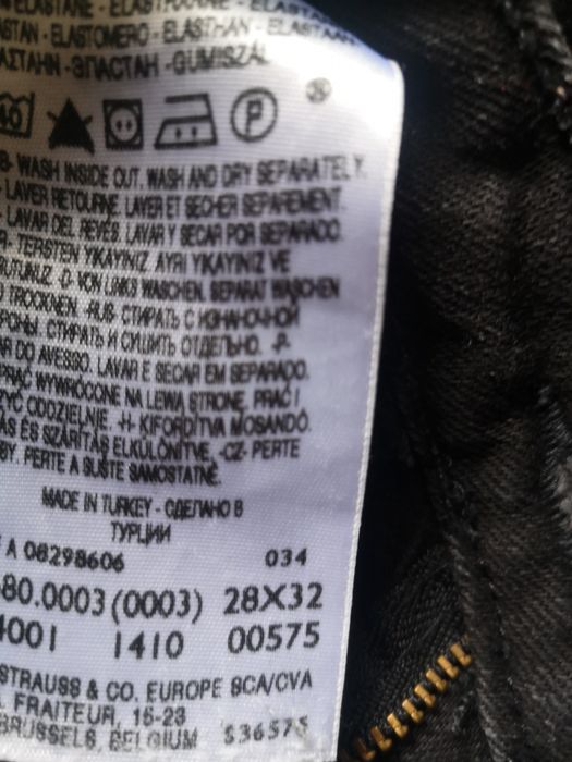 Czarne jeansy Levis W28 L32, spodnie rurki