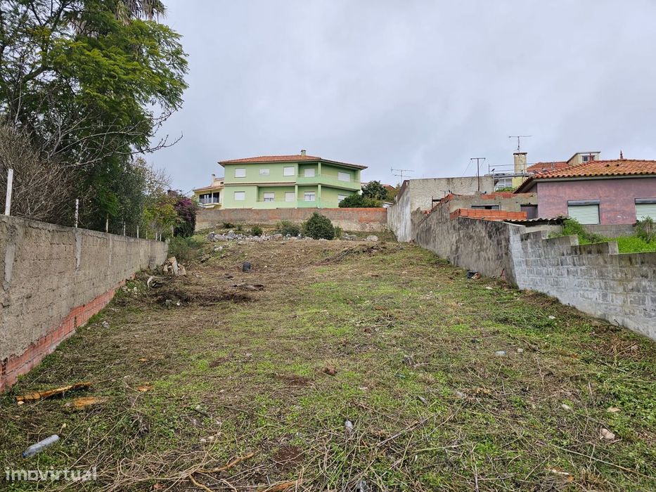Oeiras, Terreno Urbano em Vila Fria, com Projeto para 3 Habitações e G