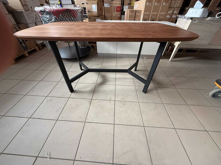 Stół Halmar NORTON – blat orzech / nogi czarne – POWYSTAWOWY, jak nowy