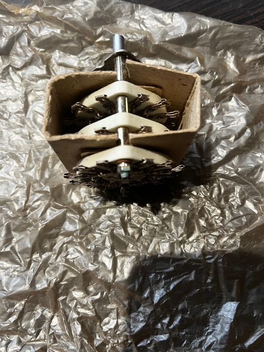 Продам галетні перемикачі ПГК5П4Н-к8, ПГК11П3Н та інші