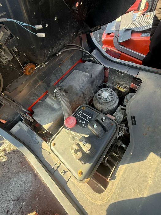 części wózek widłowy elektryczny LINDE E40 E50 388 seria rozdzielacz