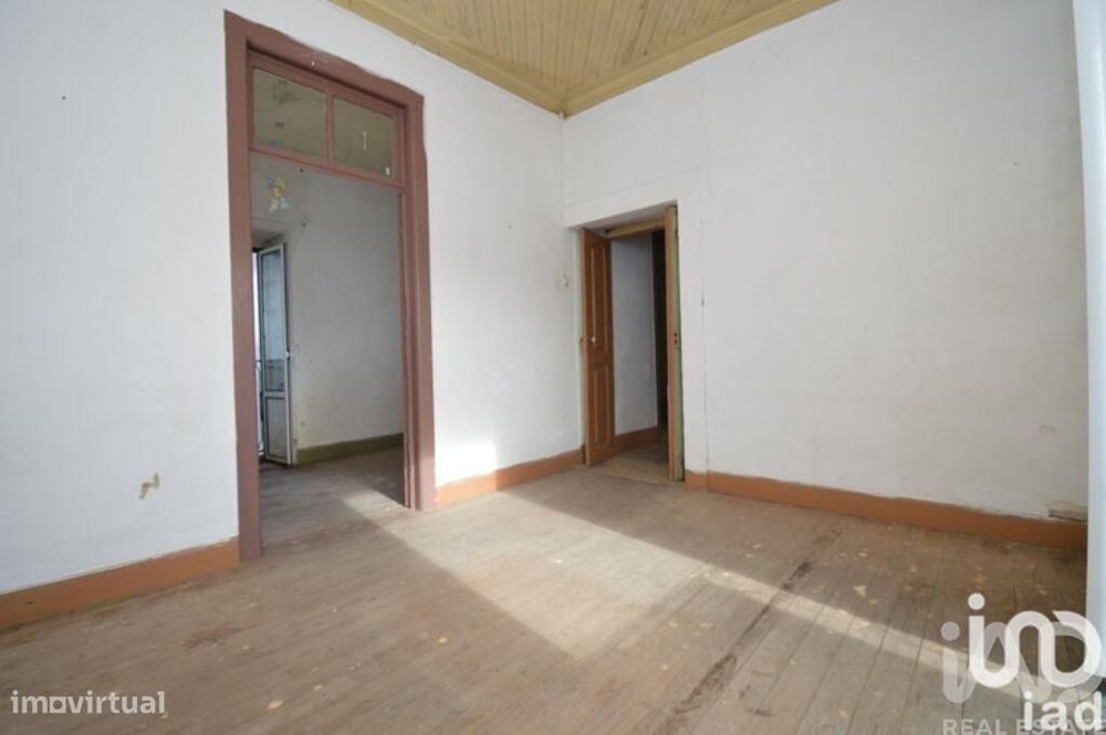 Casa T5 em São Miguel, Santa Eufémia e Rabaçal de 270,00 m2