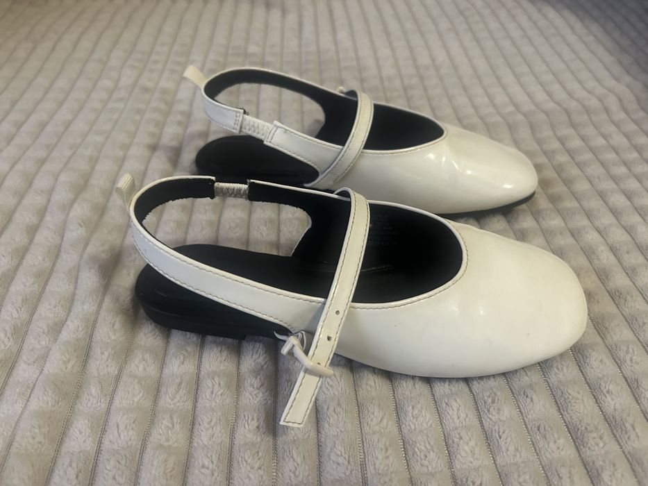 Туфлі (slingbacks) лаковані HM. Розмір 31. Стелька 20см