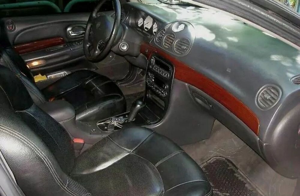 Автомобиль Chrysler 300M крайслер авто