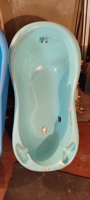 Віддам дитячі ванночки