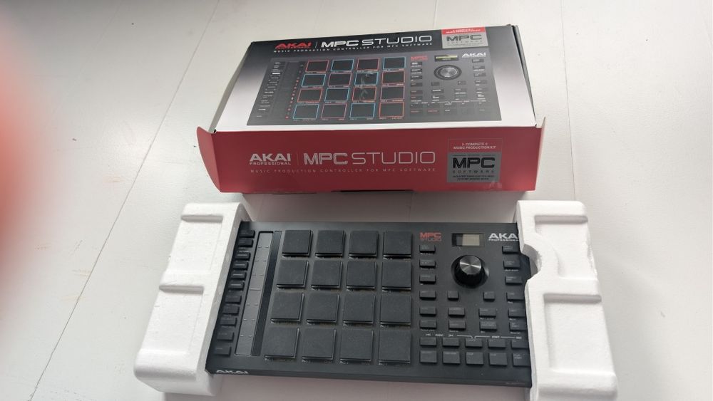 Akai MPC II Studio