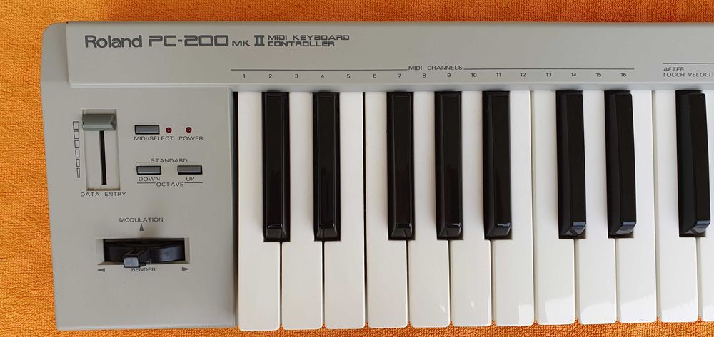 Roland PC-200 MK II Midi Keyboard Controller