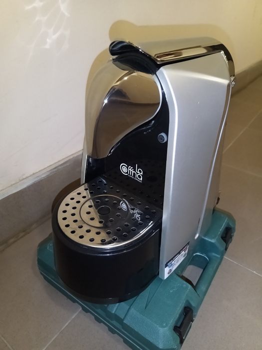 Продам кавомашину La coffina Nespresso