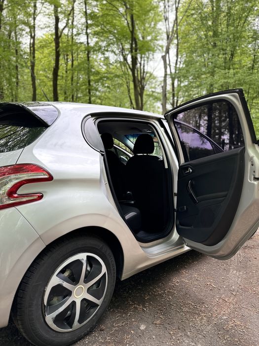Продам авто / машину Peugeot , пежо 208 2014 рік