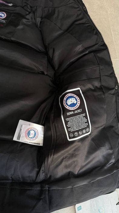 Нова  чоловіча мужская  безрукавка  жилетка  Canada  goose  розмір  S-XXL