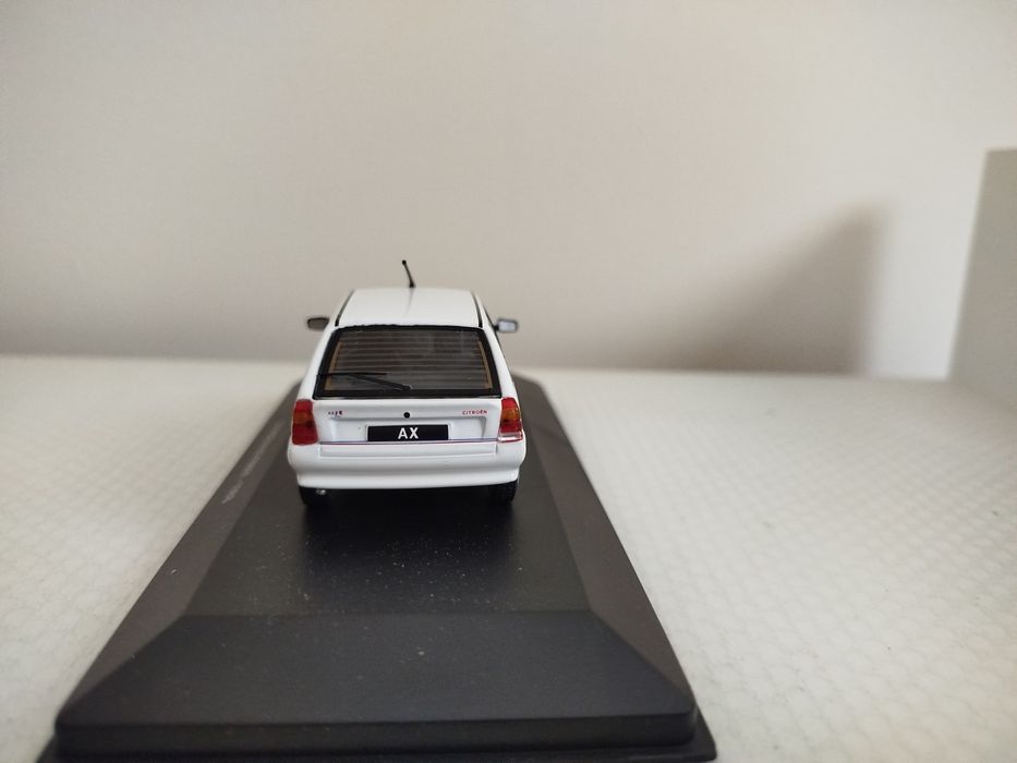 Miniatura Citroen AX 1/43 Nova