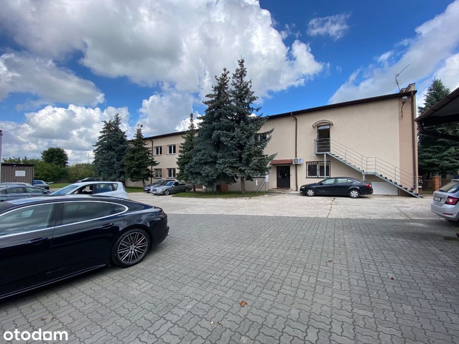 Lokal centrum miasta z parkingiem