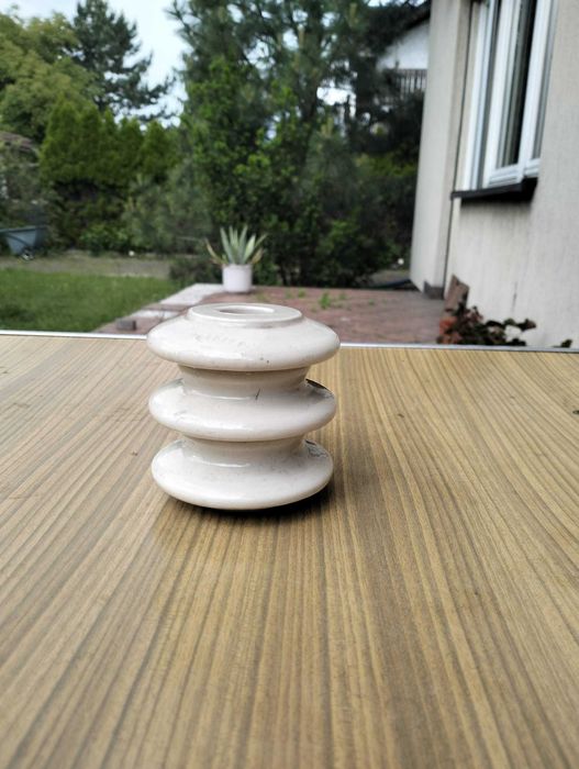 Izolatory porcelanowe  S-80/2