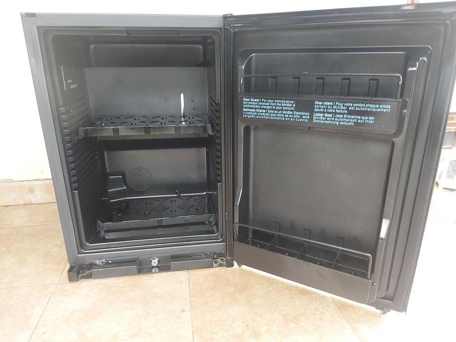 Lodówka mała 40x58 turystyczna w zabudowę