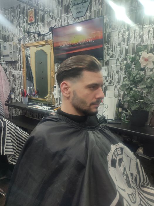 Перукарня на Науки 90