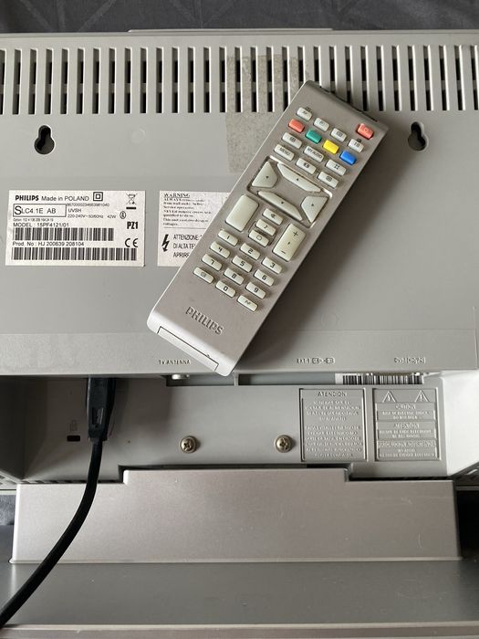 TV - Televisor Philips 15PF4121/01 — A Funcionar