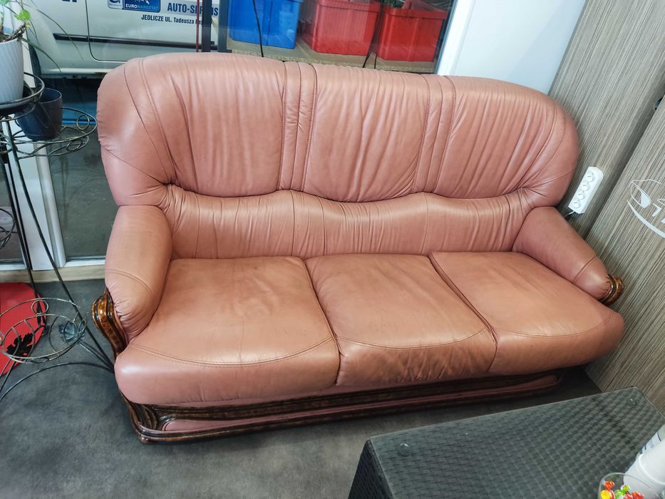 Sofa ze skóry drewniana