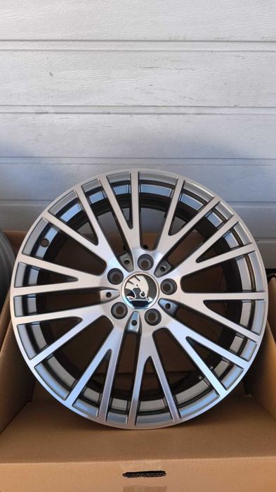 Felgi aluminiowe Skoda Octavia MK4 Vw Audi 18" 5x112 Et49 (OL763F)