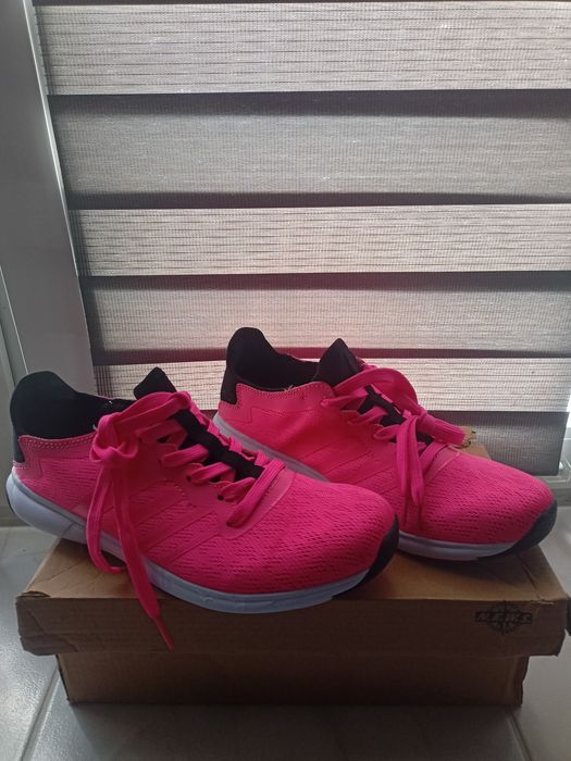 Nowe buty sportowe N.E.W.S - neonowy róż, rozmiar 39