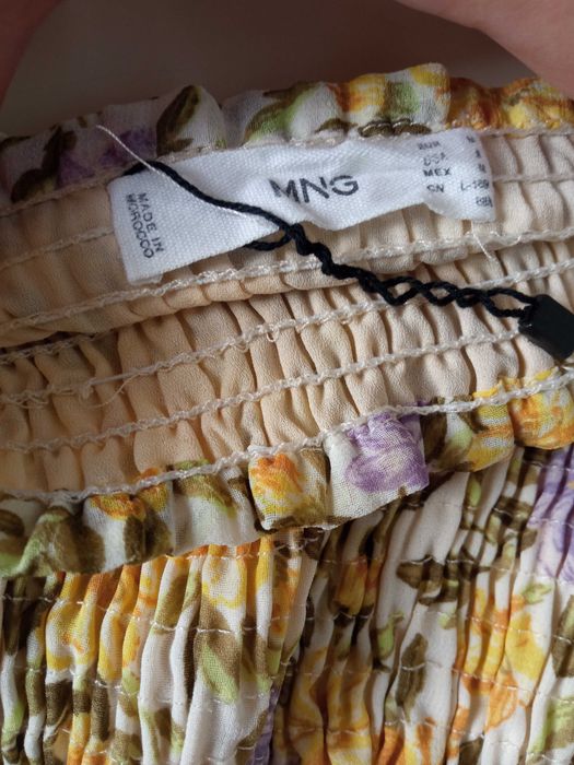 MNG zwiewna letnia sukienka z bufiastym rękawem r M