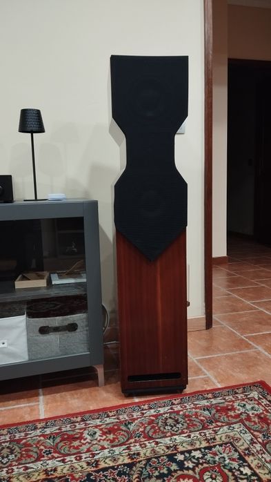 Vendo par de colunas de chão Paragon The Regente em excelente estado com as grelhas originais