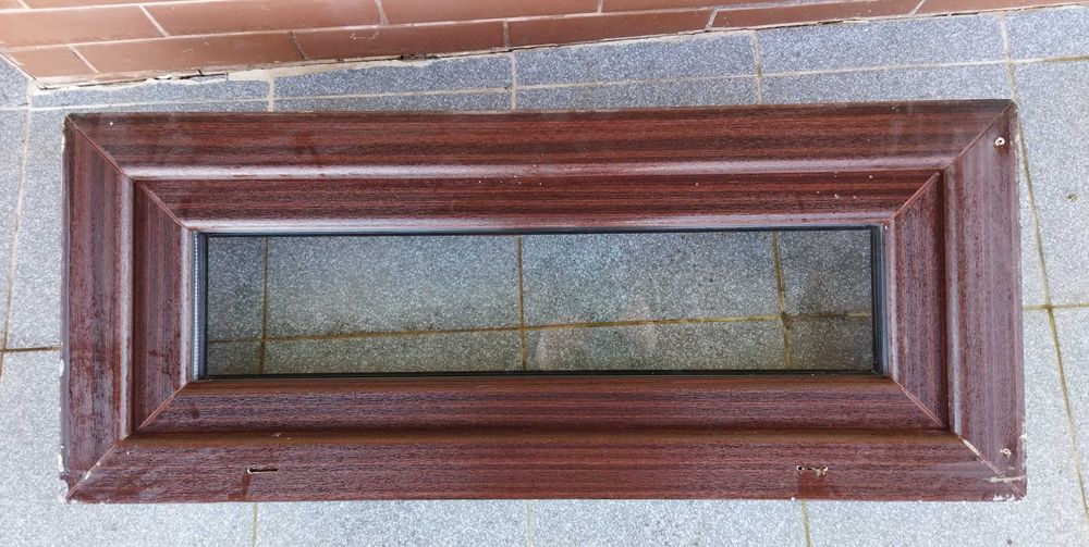 okno plastikowe 96 / 40 cm piwnica garaż okienko