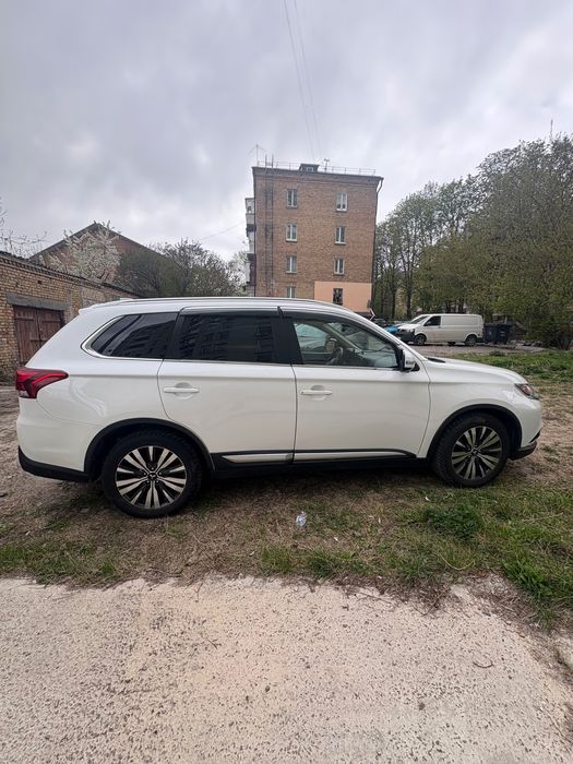 Mitsubishi Outlander 2019