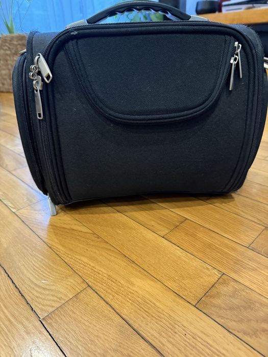 Sprzedam kosmetyczke podróżną