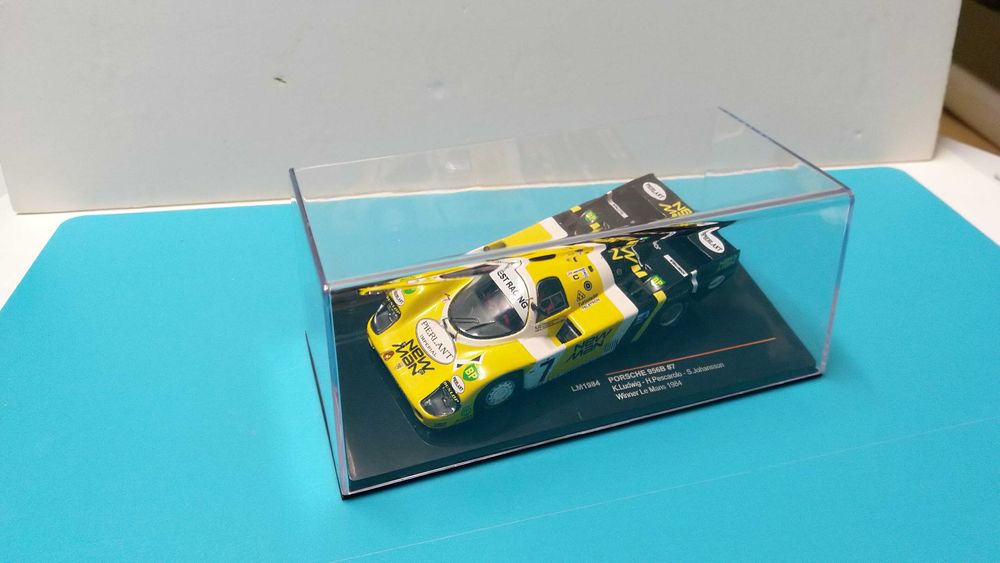 Porsche 956B #7: Vencedor 24H Le Mans 1984 - Miniatura IXO Models 1/43