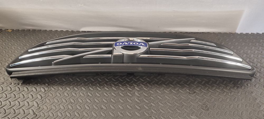 Grill Atrapa Przód Volvo XC60 I Lift 13r-17r Oryginał