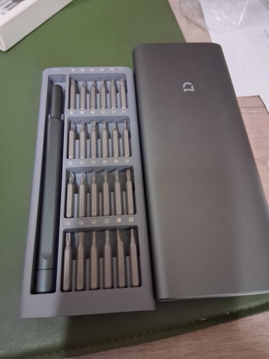 Zestaw wkrętaków 24sztuki