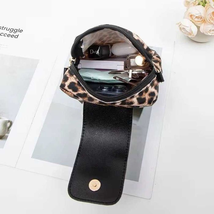 Жіноча леопардова сумочка через плече крос-боді