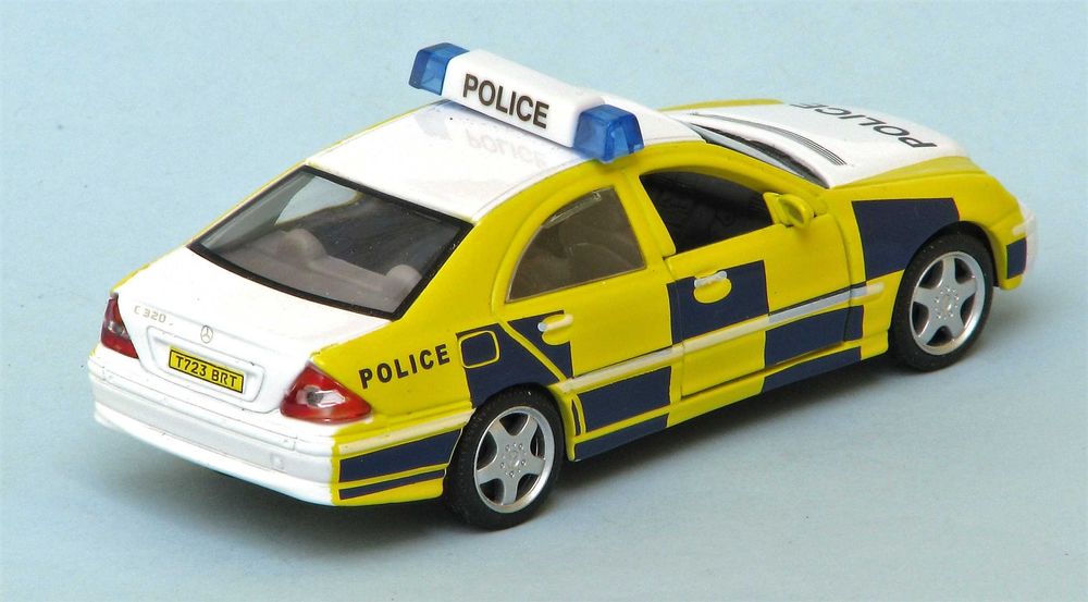 Mercedes Benz C 320 Police England 1/43 Tesco/Cararama em Caixa