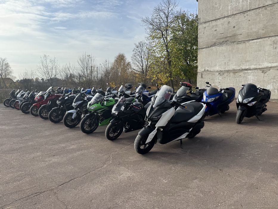 Японський мотоцикл Сузуки Suzuki з Японії