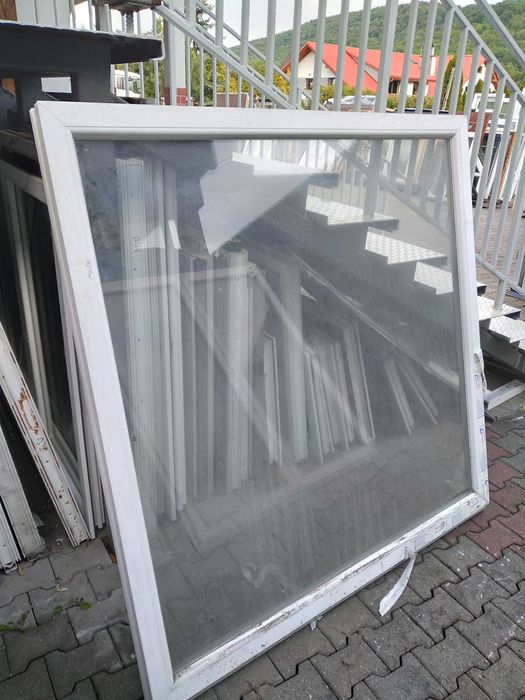 Okno  witryny fix biale