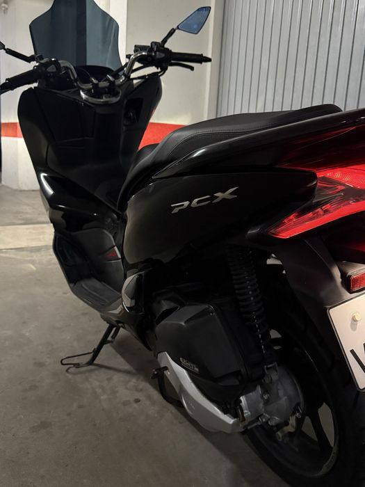 Honda pcx  125.