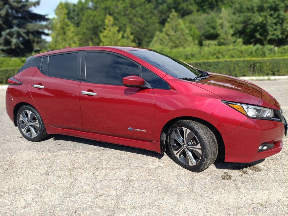 электро автомобиль NISSAN LEAF 2