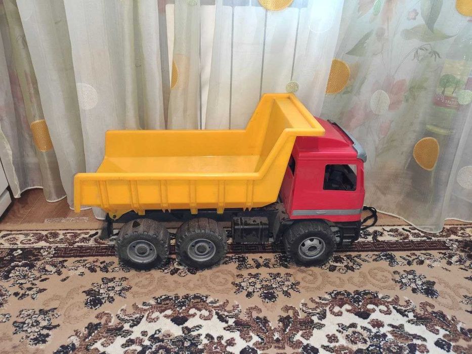 Игрушка самосвал mercedes actros 62 см