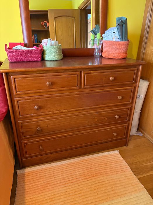 Cómoda de Pinho com gavetas e espelho separado