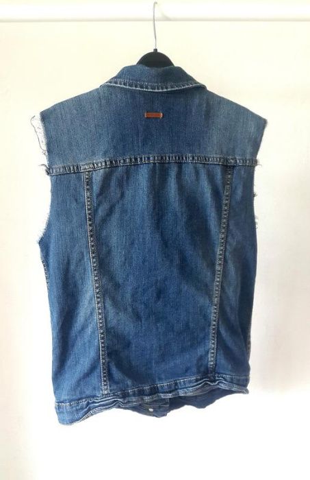 Джинсовая жилетка Mango