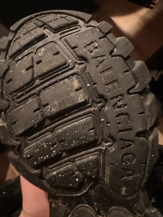 Balenciaga track black led