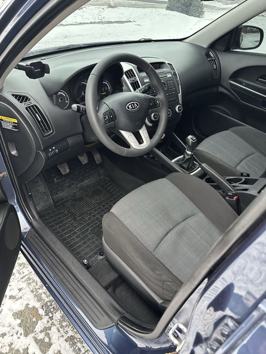 Продам авто  KIA Seed