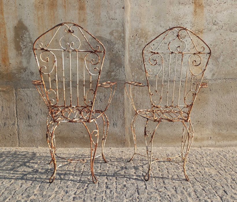 Par de cadeiras de jardim vintage em ferro