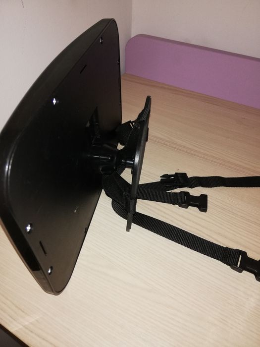 Lusterko do obserwacji dziecka w aucie