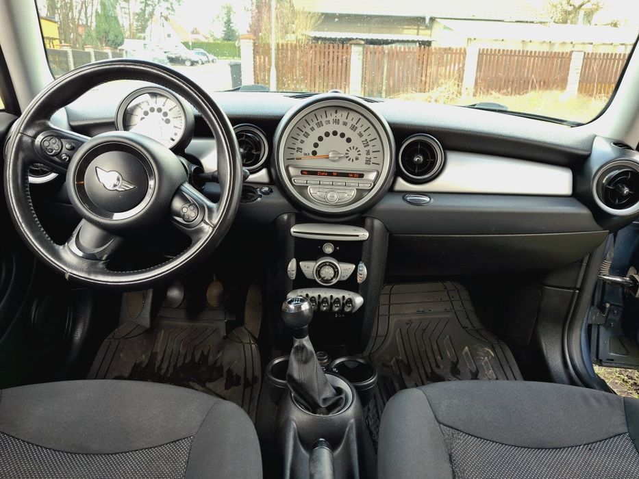 Mini Cooper S-doinwestowane auto.