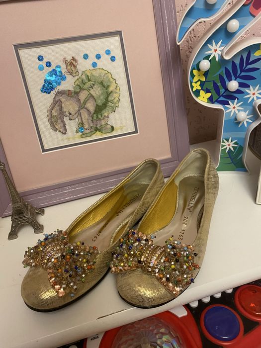 Туфлі золоті для дівчинки