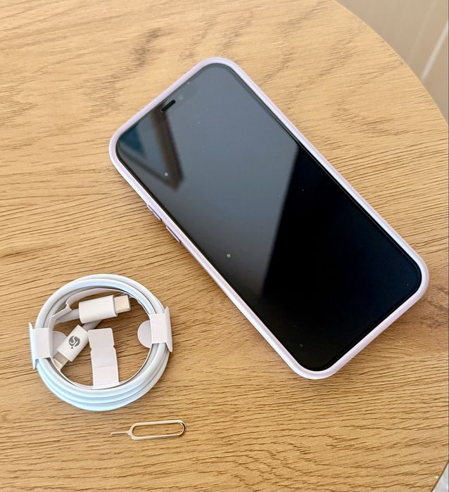 Ipnhone 12 impecável ( desde o primeiro dia com vidro protector no display e cameras traseiras e capa)